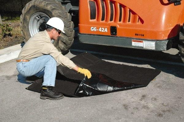 UltraTech - 3 Gal Capacity per Package, Oil Only Pad - 5' Long x 5' Wide, Polypropylene - Best Tool & Supply