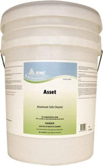 Rochester Midland Corporation - 5 Gal Pressure Washing Cleaner/Degreaser - Pail, Alkaline Formula - Best Tool & Supply