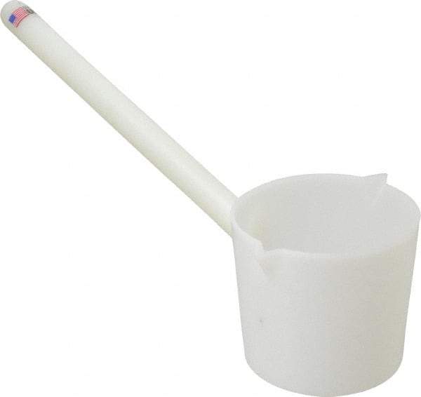 Dynalon Labware - 1,000 ml Polyethylene Short Dipper - 12" Long Handle - Best Tool & Supply