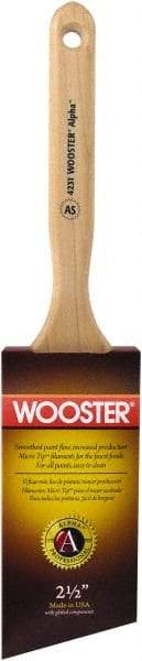 Wooster Brush - 2-1/2" Angled Synthetic Sash Brush - 2-15/16" Bristle Length, 7-7/8" Maple Fluted Handle - Best Tool & Supply