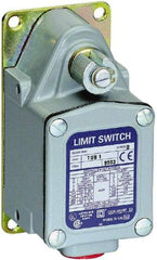 Square D - SPDT, NC/NO, 600 VAC, Screw Terminal, Rotary Head Actuator, General Purpose Limit Switch - 1, 2, 4, 12, 13 NEMA Rating, IP65, IP66, IP67 IPR Rating - Best Tool & Supply