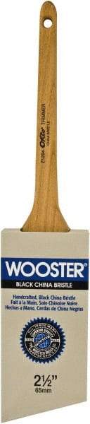 Wooster Brush - 2-1/2" Angled Hog Sash Brush - 2-11/16" Bristle Length, 7-7/8" Maple Rattail Handle - Best Tool & Supply