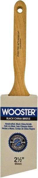 Wooster Brush - 2-1/2" Angled Hog Sash Brush - 2-15/16" Bristle Length, 7-7/8" Maple Fluted Handle - Best Tool & Supply