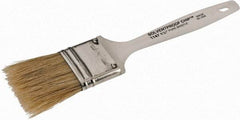 Wooster Brush - 1-1/2" Flat Hog Chip Brush - 1-11/16" Bristle Length, 4-5/8" Plastic Beavertail Handle - Best Tool & Supply